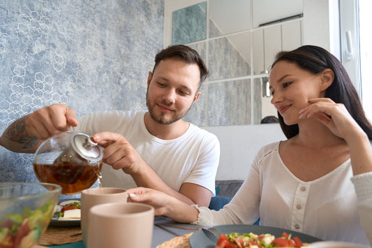 Morning vs Evening Tea: How the Time of Day Affects Your Energy and Sleep